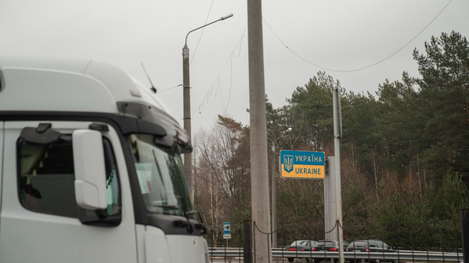 Польські протестувальники разом із поліцією почали зупиняти пасажирські автобуси з українцями, — Олександр Кубраков