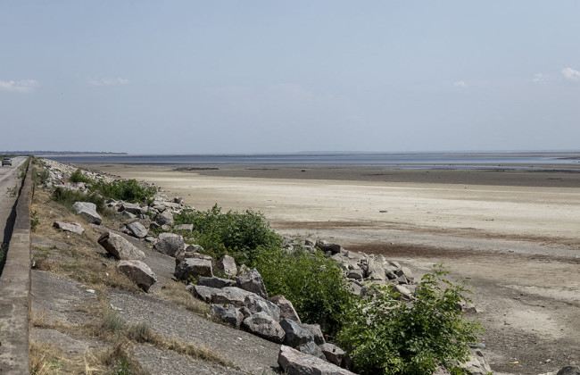 Кабмін заборонив передачу у власність та використання земель Каховського водосховища