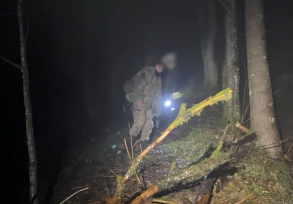 Пограничники спасли двух «покорителей вершин» в 1,5 км от Румынии