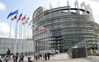 Європарламент планує судитися з Єврокомісією через розмороження мільярдів євро для Угорщини