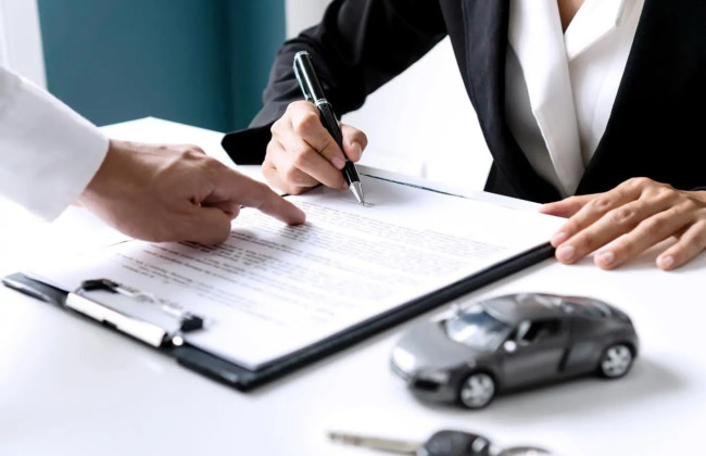 Мужчины призывного возраста массово переписывают авто на женщин, – МВД