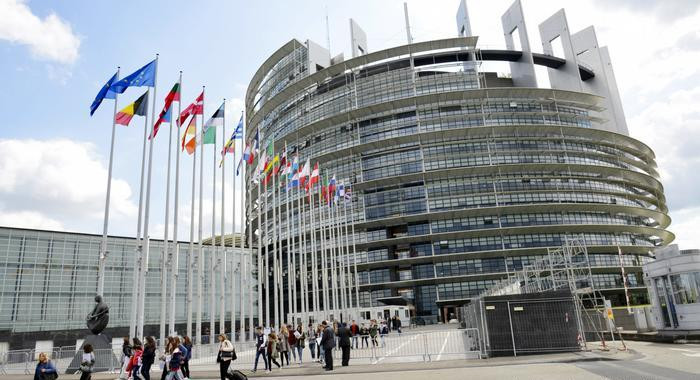 Європарламент планує судитися з Єврокомісією через розмороження мільярдів євро для Угорщини
