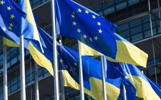 Вступление Украины в ЕС: Еврокомиссия готовит переговорную рамку, но ее вряд ли одобрят до июня