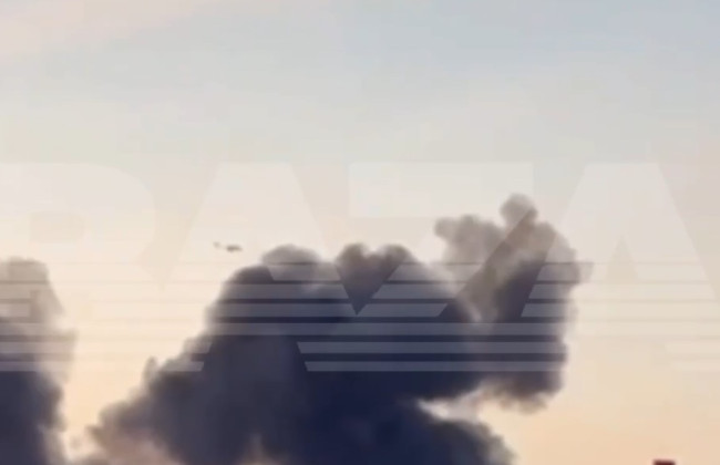 В Рязани в результате атаки дронов горит нефтяной завод: видео