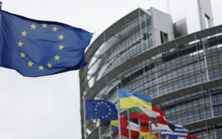 ЕС утвердил 5 миллиардов евро на оружие для Украины и обучение военных