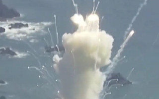 Японская ракета взорвалась во время первого запуска: видео