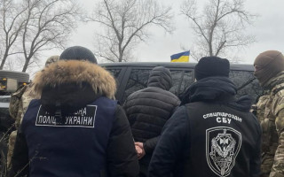 Ошукували літніх людей за схемою «ваш родич потрапив у ДТП»: на Сумщині викрили злочинну групу