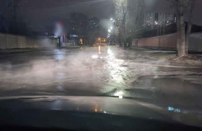 В Киеве затруднено движение по одной из улиц, пролегающей через два района города