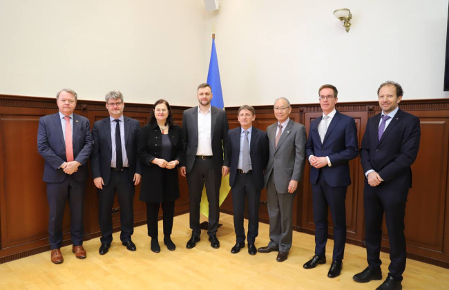 Глава НАПК Виктор Павлущик провел первую встречу с послами стран «Большой семерки»