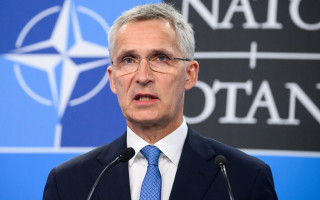 Генсек НАТО Столтенберг призвал союзников ускорить поставки оружия и боеприпасов Украине
