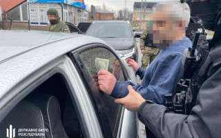 В Хмельницкой области будут судить правоохранителя, который переправлял уклонистов за границу