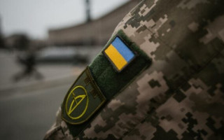 На Закарпатье мужчины в военной форме силой 