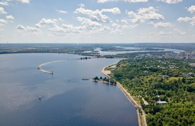 Многомиллионная сделка с землей у реки Днепр под Киевом: сообщено о подозрении трем злоумышленникам