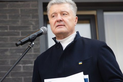 Порошенко програв суд проти Корнієнка та прикордонників: відхилено вимоги щодо компенсації за обмеження виїзду за кордон