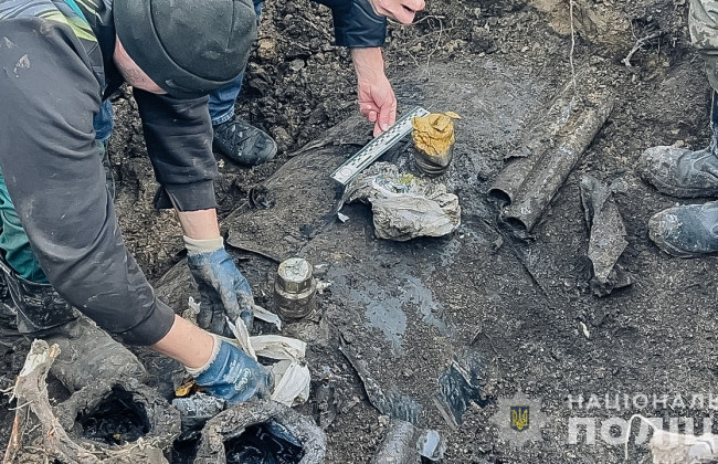 На Днепропетровщине разоблачили нефтяных воров, которые выкачали более 50 тысяч литров топлива стоимостью более чем 1,5 млн гривен