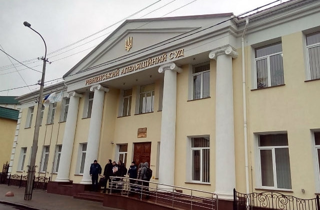 В Ровенском апелляционном суде опровергли информацию СМИ о том, что суд едва не выпустил на свободу жестоких убийц