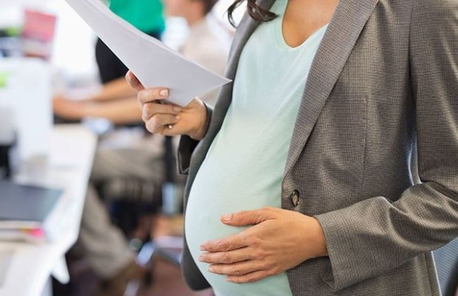 Пособие по беременности и родам: ПФ назвал сроки рассмотрения листков нетрудоспособности