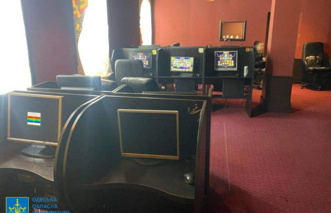 Работали без лицензии и не платили налоги: в Одессе женщина организовала сеть подпольных казино, фото