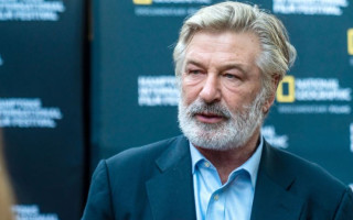 Адвокати Алека Болдуїна вимагають зняти з нього обвинувачення у ненавмисному вбивстві Галини Хатчінс