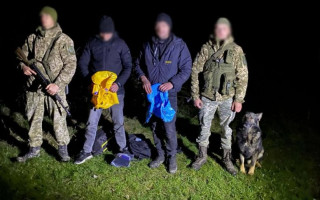 В Венгрию с детскими спасательными жилетами: пограничники задержали уклонистов