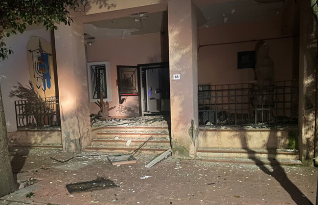 В Италии в Сардинии у мэрии взорвалась бомба