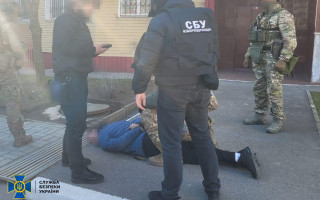 Видурювали гроші у громадян ЄС: СБУ спільно з правоохоронцями Латвії знешкодили підпільний кол-центр