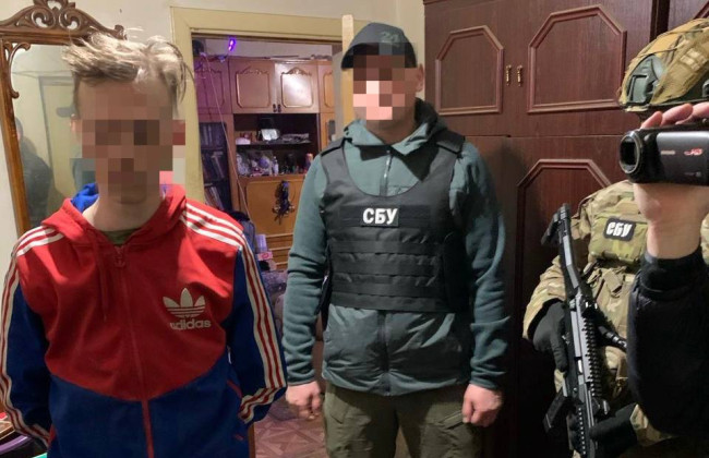 Готовили ракетные удары и хоронили оккупантов: в Киевской области задержали семью предателей