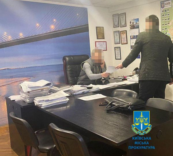 Переплатили під час ремонту мостів та розв'язок у Києві на 3,5 млн гривень: повідомлено про підозру посадовцям КП «Київавтошляхміст»