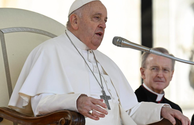 Папа Римский после шквала критики о «белом флаге», опять заявил о «переговорах»