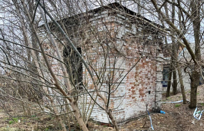 На Киевщине во время тушения пожара в амбаре обнаружили тело женщины с ножевыми ранениями