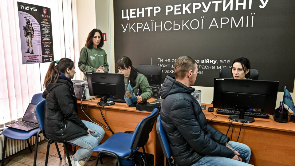 В Украине открылся второй рекрутинговый центр для ВСУ