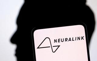 Компания Илона Маска Neuralink показала, как ее пациент смог перемещать курсор силой мысли, видео