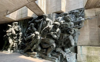 Музей войны возле Батькивщины-Матери демонтирует все горельефы и памятники