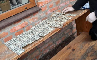 $5000 за дозвільні документи: на Черкащині на хабарі погоріли посадовець міськради та адвокат