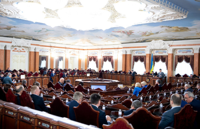 Пленум ВС обратился к КСУ с представлением о конституционности положений пенсионного законодательства