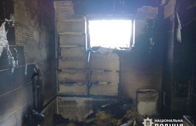 На Киевщине трое мужчин обокрали и подожгли дом