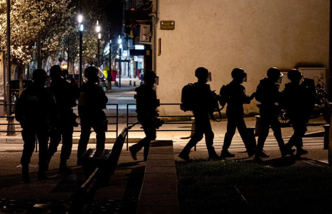 Франция воюет с наркоторговлей: на улицах Марселя сотни полицейских