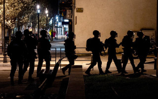 Франция воюет с наркоторговлей: на улицах Марселя сотни полицейских