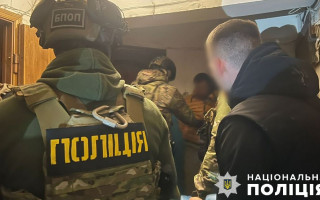 На Полтавщині затримали групу осіб, які здійснили розбійний напад на АЗС: відео