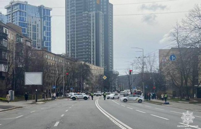 В Киеве на улице Михаила Бойчука движение транспорта затруднено в обоих направлениях, — полиция