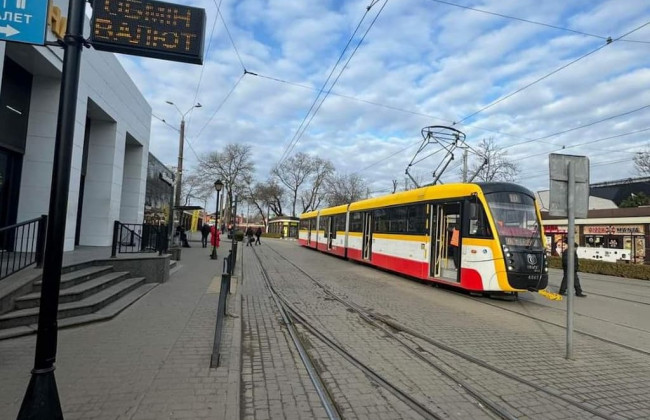 В Одессе ввели экстренные отключения света, остановился городской транспорт