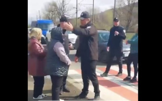 На Закарпатті жінки перекрили дороги на тлі мобілізації, відео