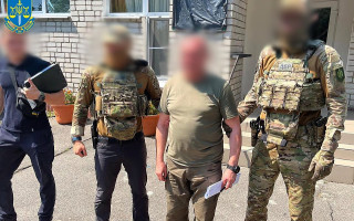 Бойові доплати на суму майже мільйон тим, хто не був на передовій: судитимуть ексочільника Запорізького військкомату