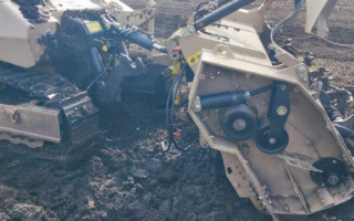 На Харківщині машина для розмінування підірвалась на міні, фото