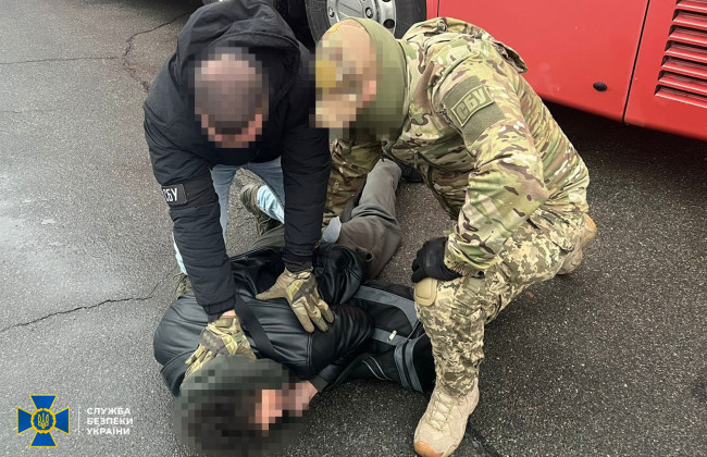 Продавали тяжелые наркотики в ЕС: СБУ вывела из-за границы и задержала в Украине лидеров банды