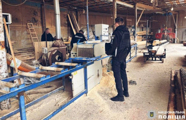 Трагедия в Киевской области: на предприятии мужчине оторвало руку