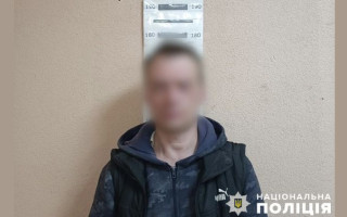 У Києві чоловік жорстоко побив власну мать через відмову дати йому гроші