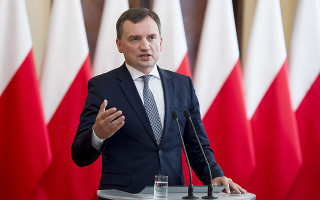 Зловживання у спецфонді у підпорядкуванні Мін’юсту: у Польщі тривають десятки обшуків