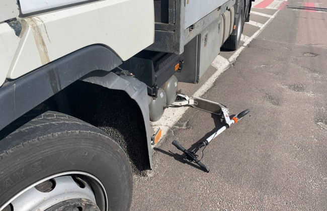 В Житомире грузовик наехал на 13-летнюю девочку