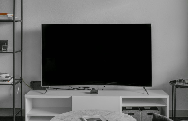 Во Львове суд возместил покупателю полную стоимость телевизора, в корпусе которого обнаружили следы жидкости